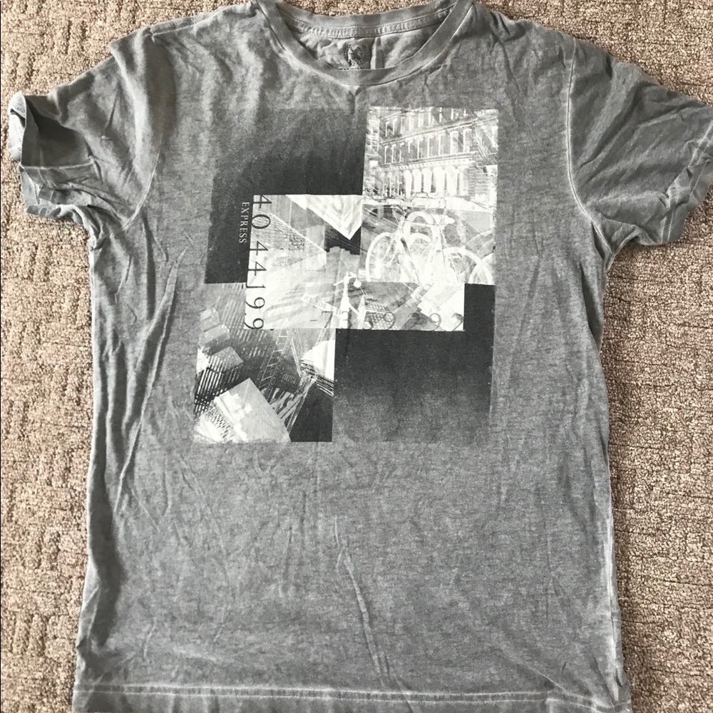 Express men’s short sleeved tee